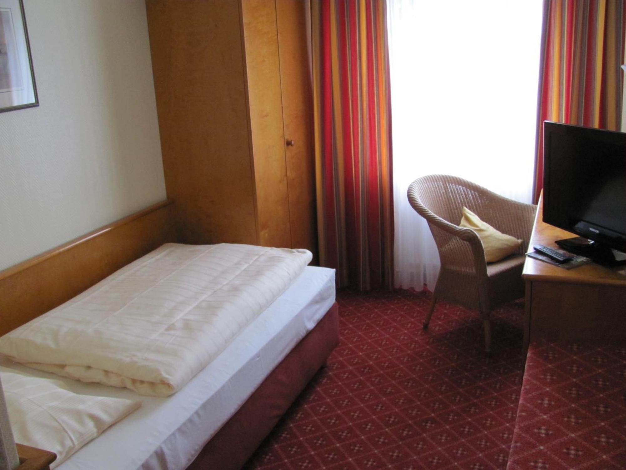 Schloss Hotel Herborn Ruang foto